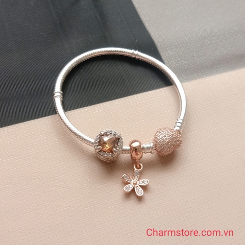 VÒNG CHARM MỆNH THỔ TREO HOA 5 CÁNH VÀNG HỒNG