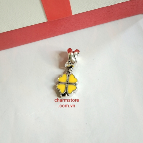 CHARM TREO CỎ 4 LÁ SƠN VÀNG