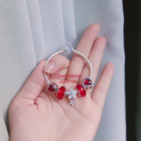 VÒNG TAY DAISY TRẮNG MIX RADIANT TIM ĐỎ