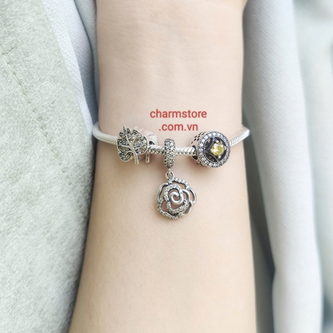 VÒNG CHARM MỆNH THỔ HOA HỒNG VÀ CHIẾC LÁ ĐÁ VÀNG