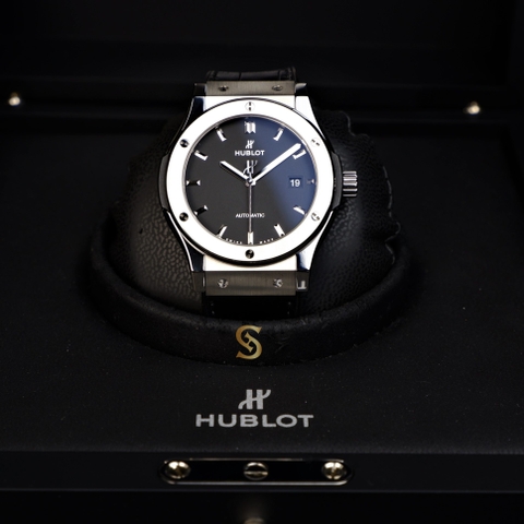 Đồng hồ Nam Hublot Classic Fusion Titanium 42mm 542.NX.1171.LR