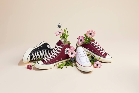 CONVERSE - 'Hành trình nhiệm màu của đôi sneaker huyền thoại'