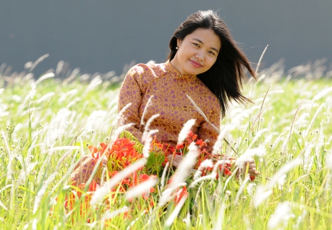 Nhà thơ – biên kịch HẠNH NGỘ - 'Viết để không đánh mất mình'