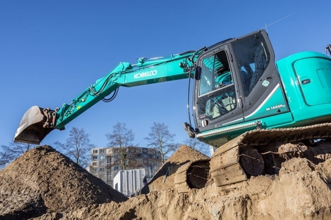 Quản lý máy xúc đào bánh xích Kobelco dễ dàng với hệ thống điều khiển và giám sát thông minh