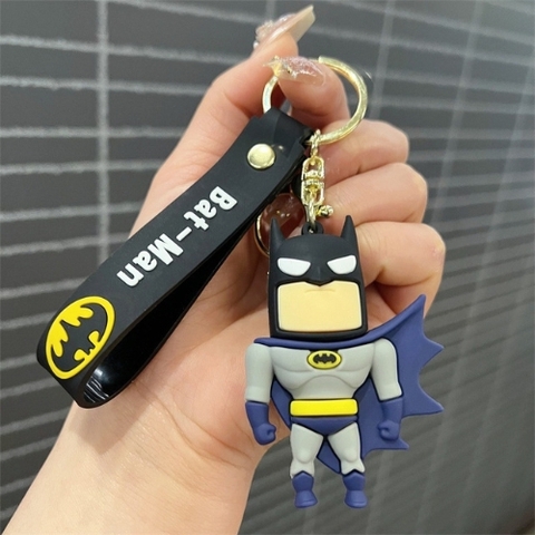 Móc Khóa Bat Man mặt vuông dáng đứng siêu ngầu . Dây móc dài : 10cm - Mô Hình Cao : 6cm - Nặng 50gram - SKU: moc269d - (Vat: MK001) - K75-T6-S7