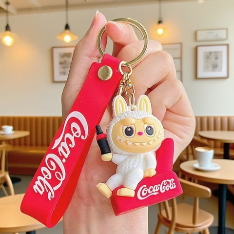 Móc Khóa labubu ngồi ghế cocacola - Dây móc dài : 10cm - Mô Hình Cao : 6cm - Nặng : 50gram - No Box : bọc túi OP  K76-T6-S2