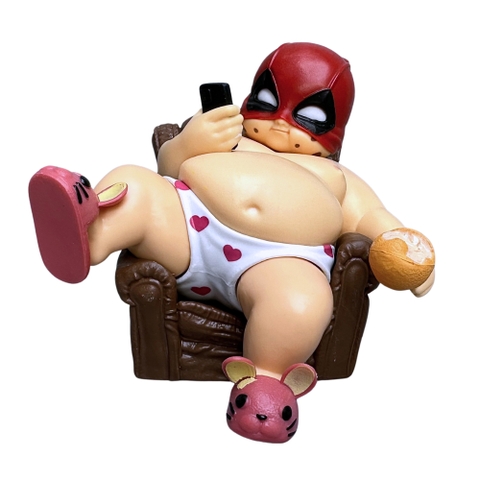 Mô Hình Avenger deadpool Béo ngồi ghế - Cao 12cm - Nặng 350gram - Figure Avenger -  Bọc túi OPP - Hộp Màu
