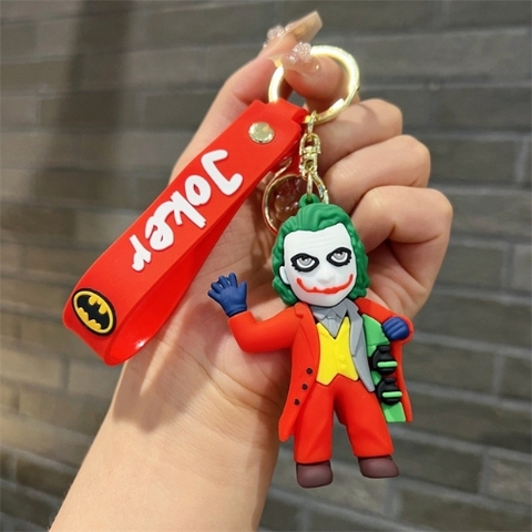 Móc Khóa joker áo đỏ ôm bom siêu ngầu . Dây móc dài : 10cm - Mô Hình Cao : 6cm - Nặng 50gram - K75-T4-S7