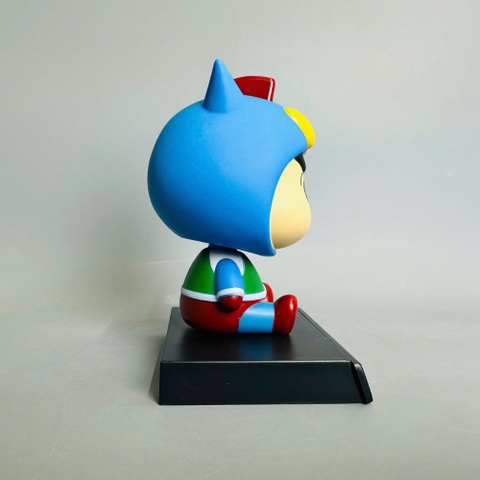 Mô Hình Em Bé Trai cosplay siêu nhân lắc đầu - cao 13cm - ngang 9cm - dọc 7cm - nặng 200gram + Hộp Màu - SKU: ld7b - (Vat: MH001) - K72-T2-S4