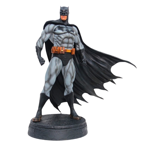 Mô Hình siêu anh hùng Batman dáng đứng siêu ngầu - Cao 38cm - ngang 35cm - nặng 1kg6 - Figure Batman - Có Hộp Màu N1-K37-T4-S9