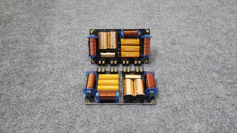 Phân Tần Loa 3 Đường Tiếng Cao Cấp EW303 Singapore