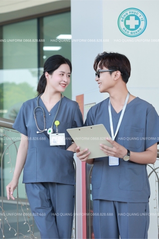 MÃ 12 - BỘ SCRUBS CỔ TIM MÀU XÁM ĐẬM CAO CẤP