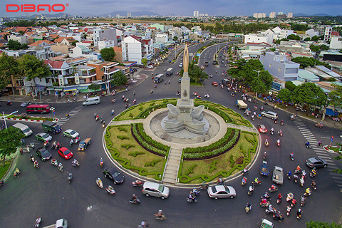 Đi xe máy qua vòng xuyến thế nào cho đúng?