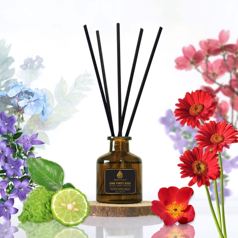 Bộ Tán Hương Que Mây Aroma Works Reed Diffuser 130ml - One First Kiss