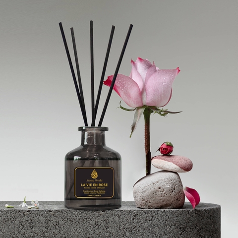 Bộ Tán Hương Que Mây Aroma Works Reed Diffuser 130ml - La Vie En Rose