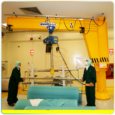 Cầu trục xoay chân đế 3 Tấn