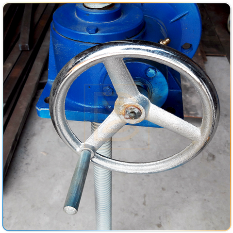 Máy nâng trục vít quay tay 2 - 3 Tấn