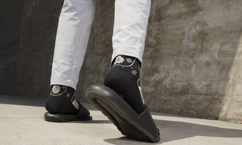 Nike Victori One - Full Đen Chữ Trắng