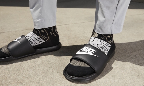 Nike Victori One - Full Đen Chữ Trắng