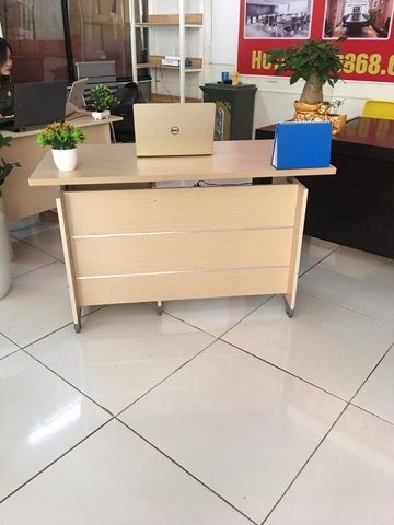 Bàn làm việc fami có hộc 1m2 - LV 15