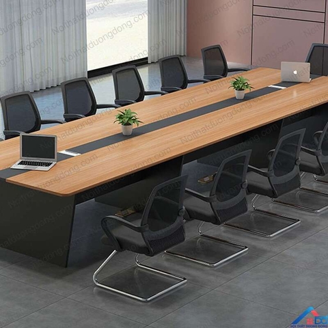 Bàn họp chân V 2m4 - BH 77