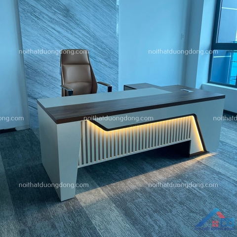 Bàn lãnh đạo cao cấp tại nội thất Dương Đông - GĐ 98