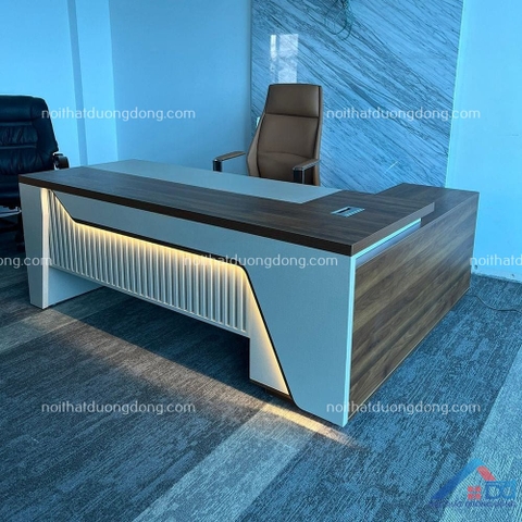 Bàn lãnh đạo cao cấp tại nội thất Dương Đông - GĐ 98