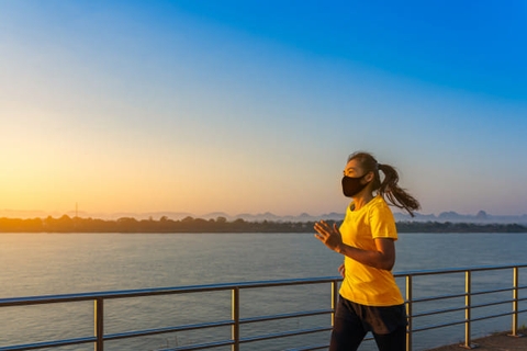 Khi chạy bộ đeo khẩu trang sẽ bị ảnh hưởng như thế nào?