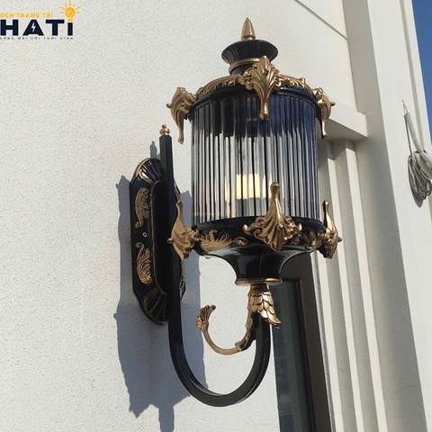 Đèn tường ngoài trời cổ điển Luca