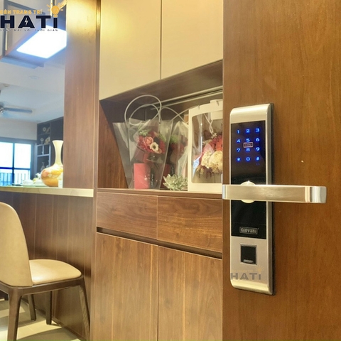 Khóa vân tay cửa gỗ Giovani GSL-C138G màu bạc