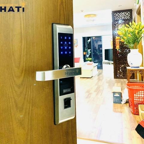 Khóa vân tay cửa gỗ Giovani GSL-C138G màu bạc