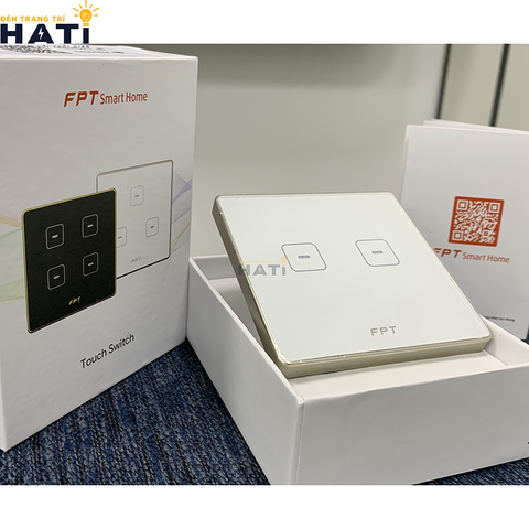 cong-tac-cam-ung-thong-minh-fpt-hera-vuong-2nut-trang-4