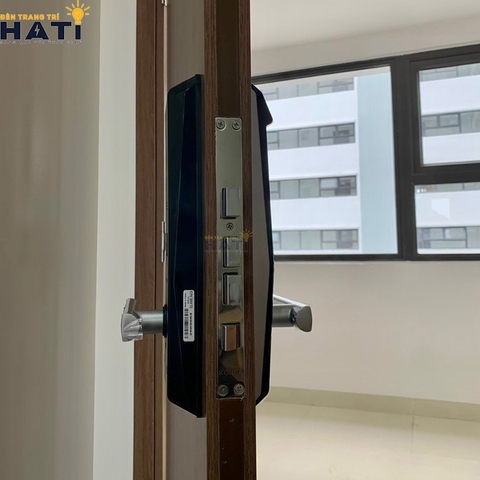 Khóa vân tay cửa gỗ Giovani GSL-F66 màu đen