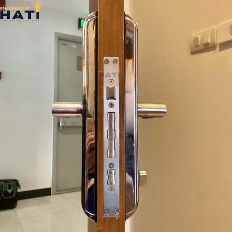 Khóa vân tay cửa gỗ Giovani GSL-C138F màu bạc