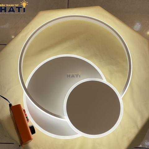 Đèn LED ốp trần Kama viền trắng