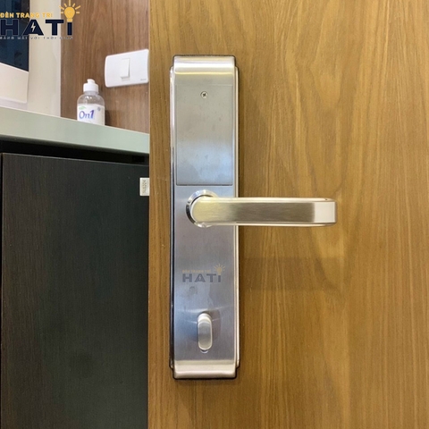 Khóa vân tay cửa gỗ Giovani GSL-C138F màu bạc