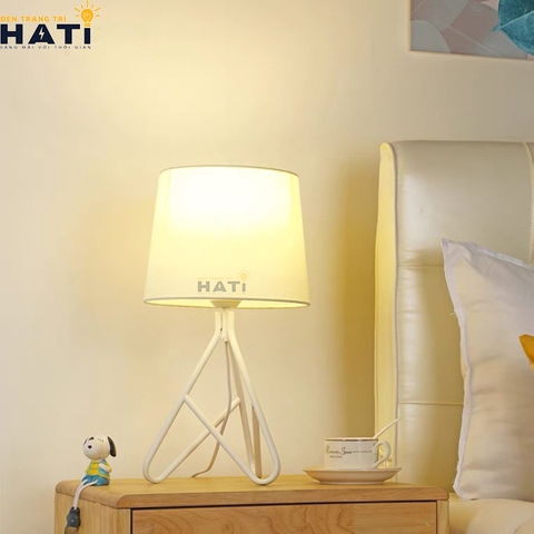 Đèn bàn hiện đại Momo - BHD003