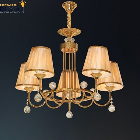 Đèn chùm Wety 5 bóng lắp đặt phòng khách