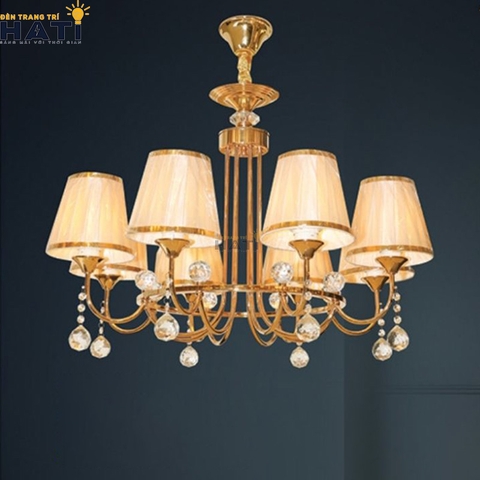 Đèn chùm Wety 8 bóng lắp đặt trong phòng khách sang trọng