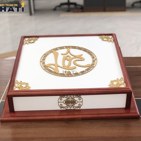 Đèn ốp gỗ chữ Lộc 4