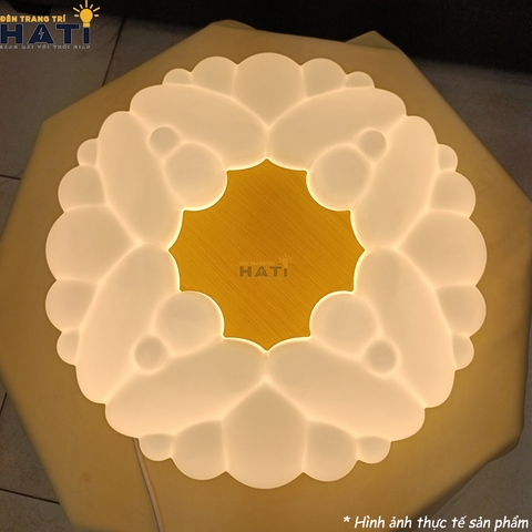 Đèn ốp LED Vicky với ánh sáng vàng