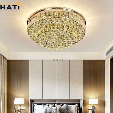 Đèn ốp trần pha lê tròn Corbin là mẫu đèn ốp trần pha lê cao cấp với thiết kế tròn sang trọng, các chi tiết pha lê tinh xảo giúp không gian trở nên lung linh và nổi bật hơn.