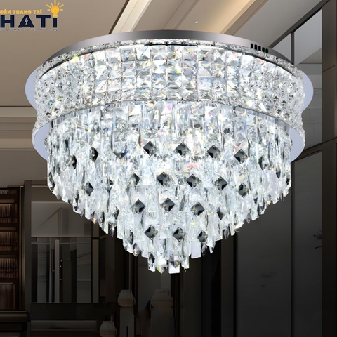 Đèn ốp trần pha lê tròn Ewan là mẫu đèn ốp trần pha lê cao cấp với thiết kế tròn tinh tế, các chi tiết pha lê lấp lánh giúp không gian trở nên sang trọng và nổi bật hơn