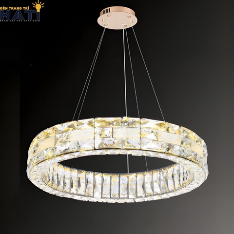 Đèn thả pha lê Aurelix cao cấp với thiết kế tinh xảo và ánh sáng lấp lánh, phù hợp trang trí phòng khách, bàn ăn hoặc không gian sang trọng