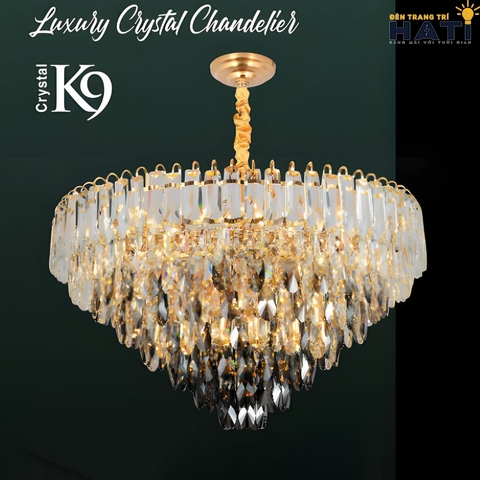 Đèn thả pha lê Elyndor cao cấp với các chi tiết pha lê lấp lánh, phù hợp trang trí phòng khách, bàn ăn hoặc không gian sang trọng