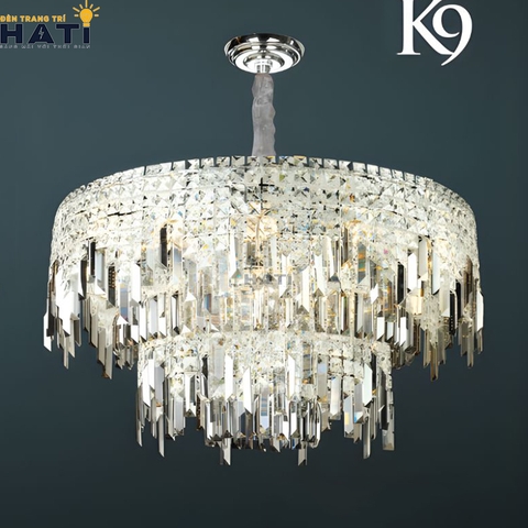 Đèn thả pha lê Evander cao cấp với các chi tiết pha lê lấp lánh, phù hợp trang trí phòng khách, bàn ăn hoặc không gian sang trọng