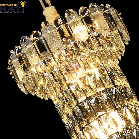 Đèn thả thông tầng Lurano mang phong cách hiện đại sang trọng, phù hợp lắp đặt tại sảnh nhà, cầu thang hoặc không gian thông tầng giúp tổng thể nội thất trở nên nổi bật và đẳng cấp.