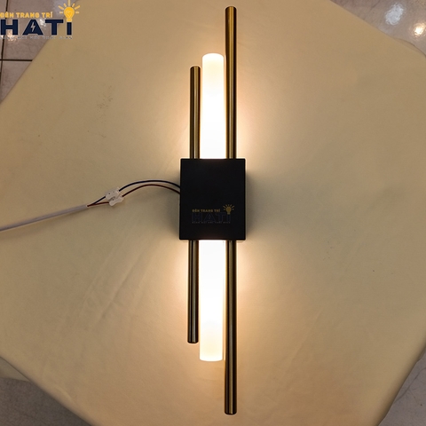 Đèn tường decor Saveta màu đen