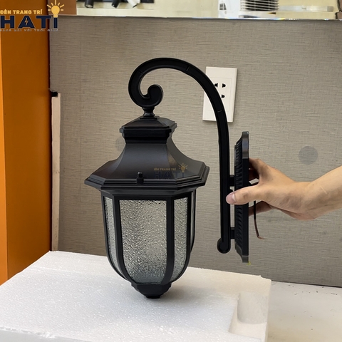 Đèn tường ngoài trời cổ điển Mason