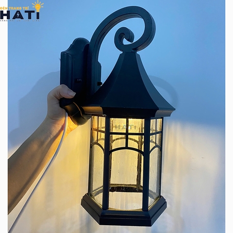 Đèn tường ngoài trời cổ điển Semi